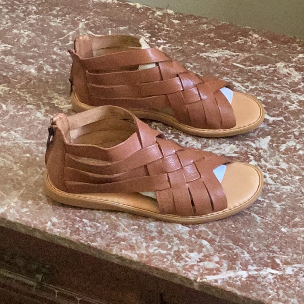 Born Sandals